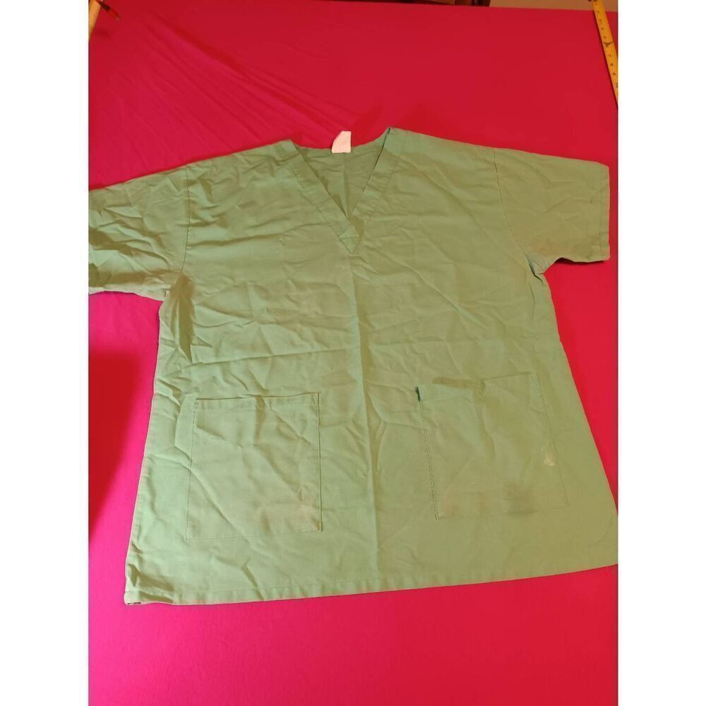 "Medline" Scrubs Top - Size: L    (0631)
